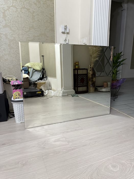 Продам зеркало 100х80 см