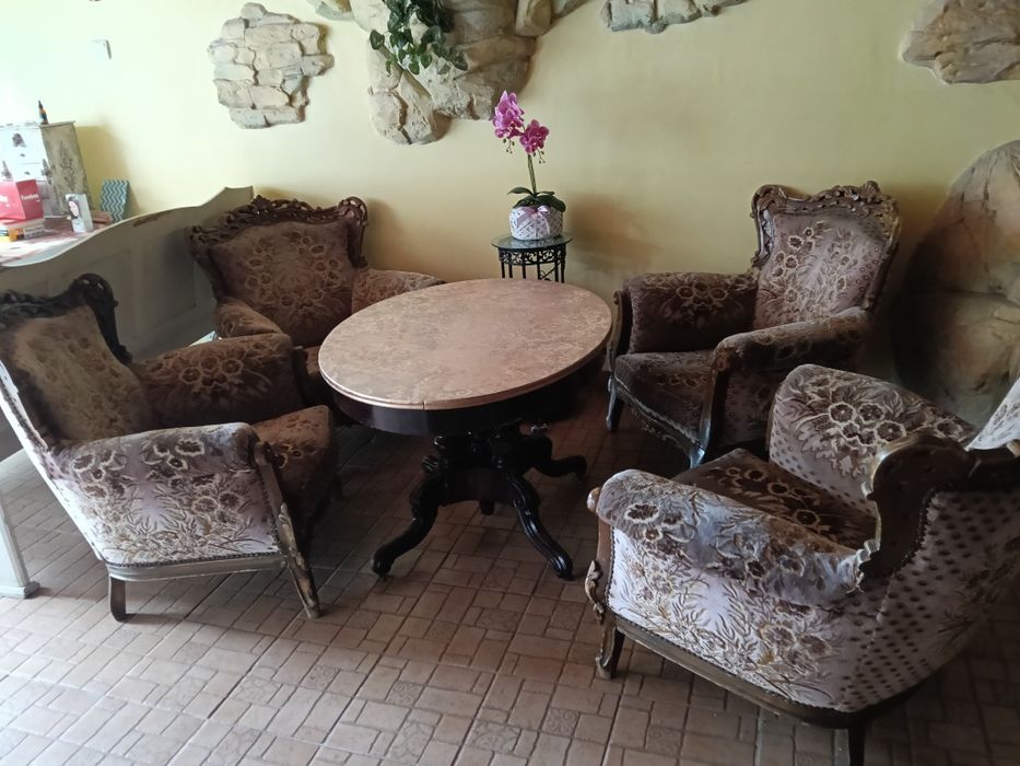 Продавам винтидж гарнитура