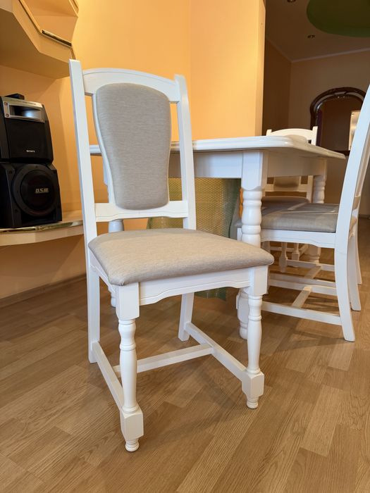 Masa si scaune din lemn masiv