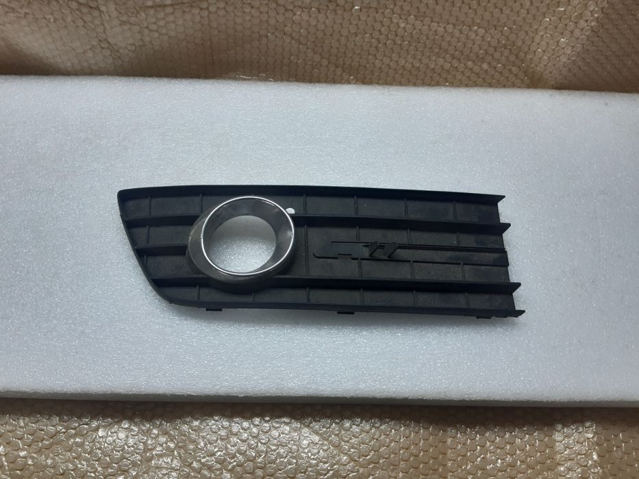 Grila proiector ceața dreapta Mercedes B class w169