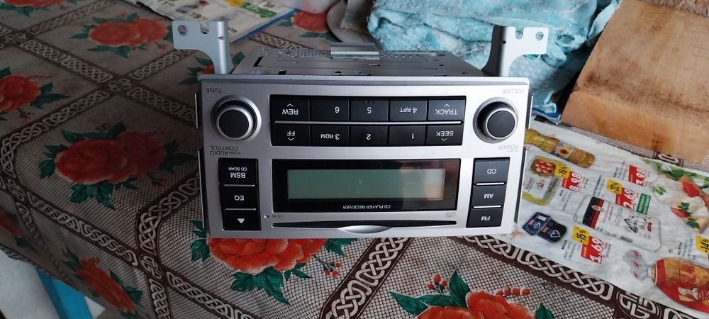 Vând radio cd de golf și santafe aproape noi