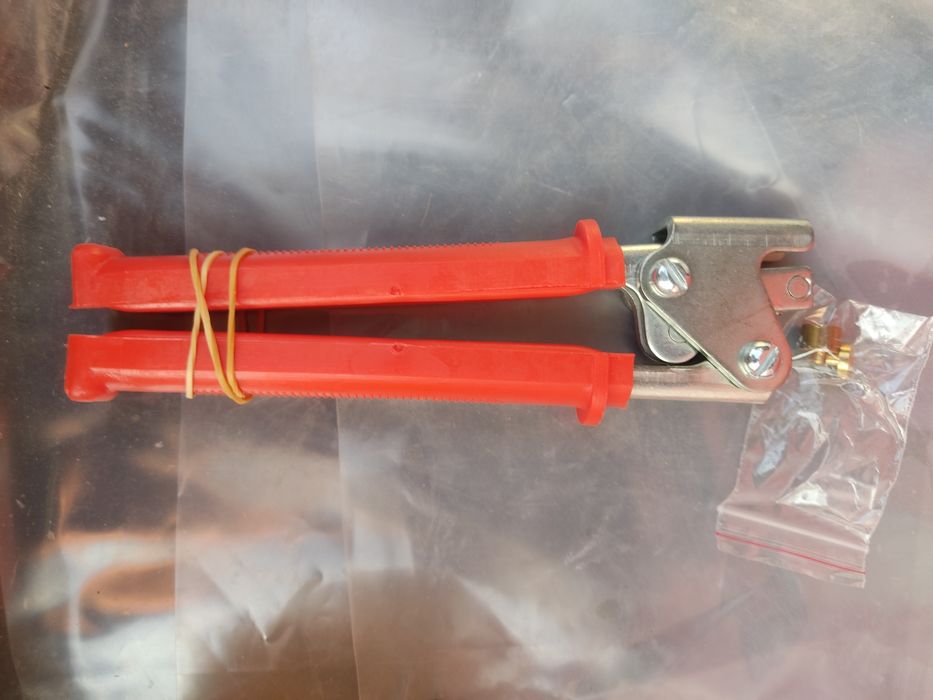 Пломбиратор механический