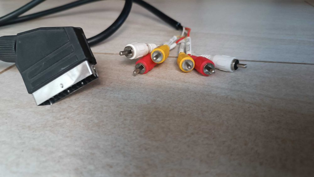 SCART адаптер кабел с 4 RCA аудио / видео кабели чинча  6 RCA