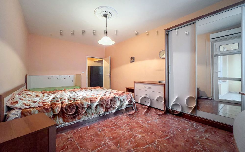 Продава се Тристаен апартамент в Варна, Възраждане 4 - 104 кв.м за 928 €/кв.м - Снимка #7