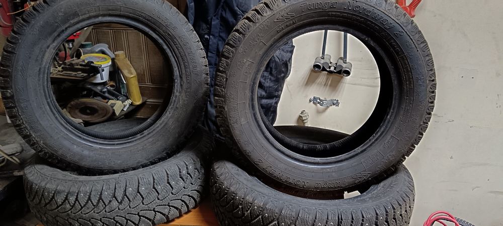 Продам шипованные автошины