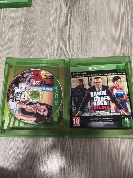 Vând CD Xbox GTA 5
