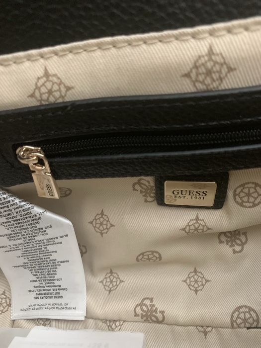 Оригинальная сумка-кроссбоди GUESS