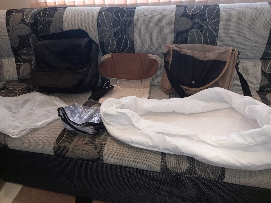 Бебешка количка с два коша