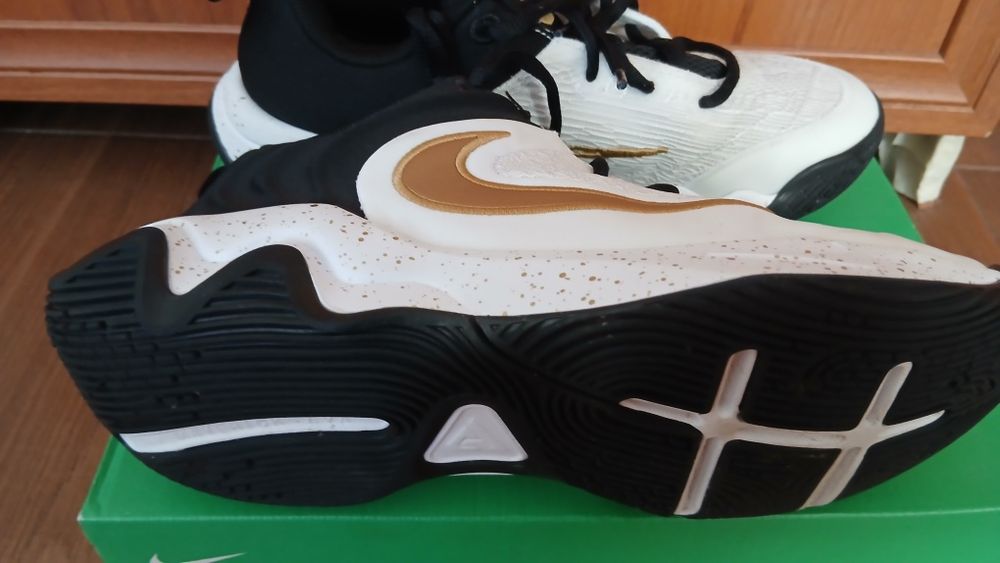 Nike Giannis Immortality 4, размер 38, стелка 24 см, цена 40 евро