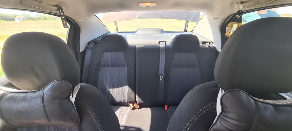 Пежо 301  бензин