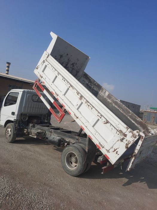 Сомасвал dongfeng сотилади. Юк машина 2020 йил 70 000 юрган.