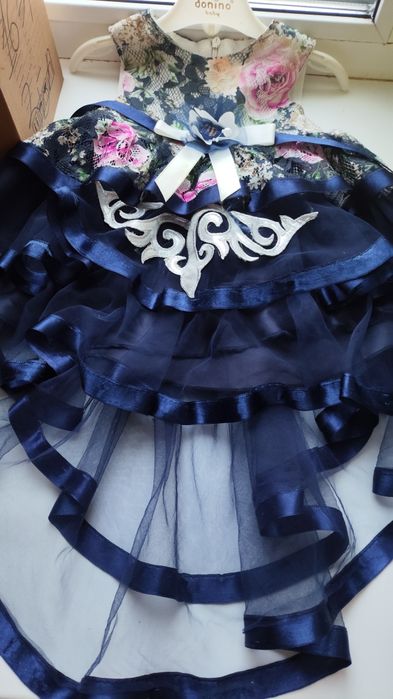 Продам платье на 1 год