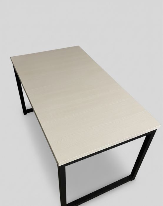 Стол белый для офиса