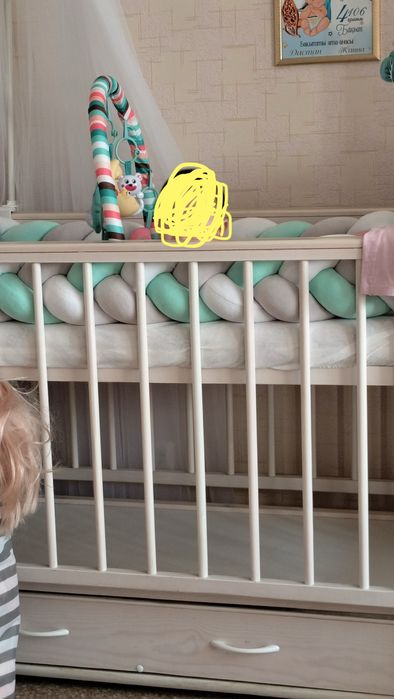 Продам кроватку с матрацем