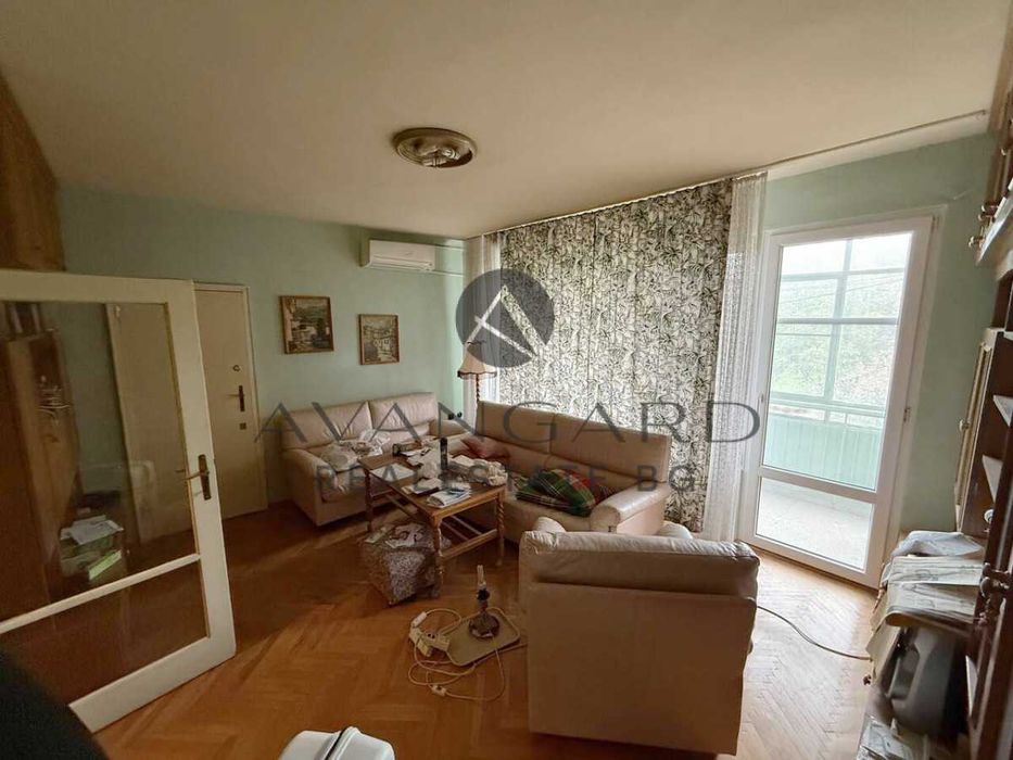 оф.24841 3-стаен с 4 Отделни Помещения в кв.Христо Смирненски