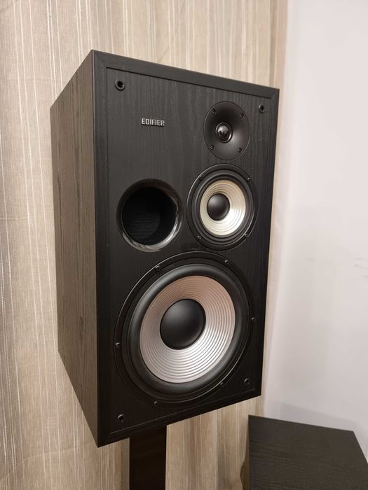 Boxe Edifier R2850DB-BK (150W RMS) + Edifier R2750DB-BK (136W RMS)