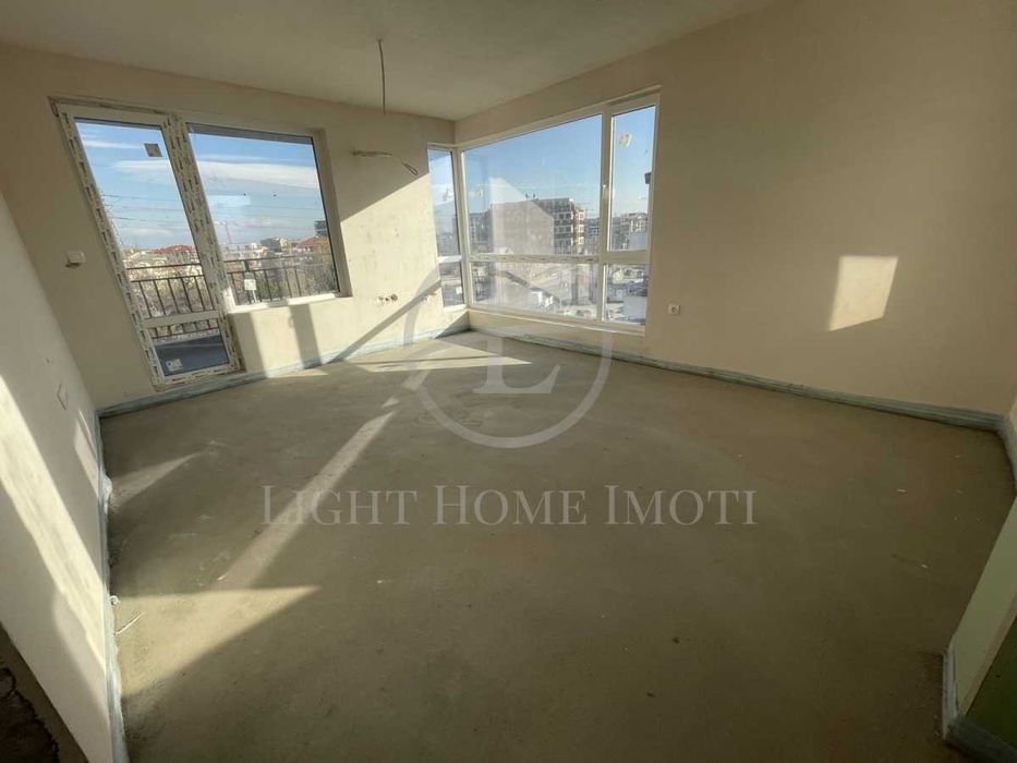 Продава се Тристаен апартамент в Пловдив, Христо Смирненски - 88 кв.м за 1774 €/кв.м - Снимка #1