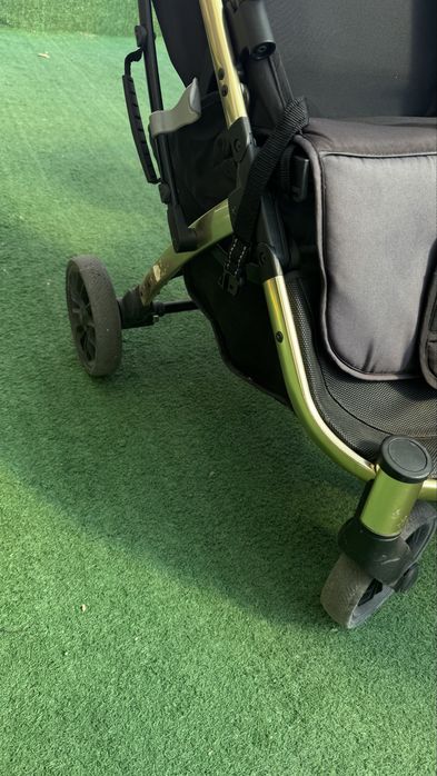 Продам прогулочную коляску Teknum