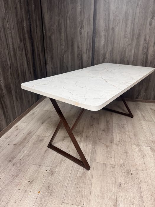 Стол в стиле лофт