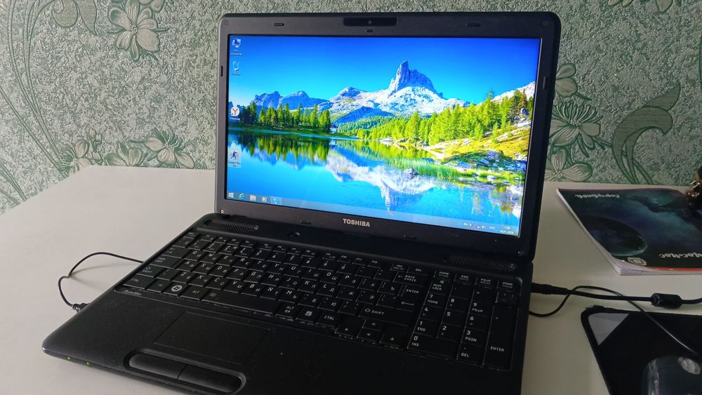 Ноутбук сатылады