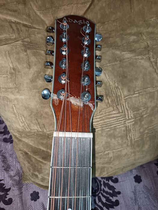 12-струнная гитара Adagio