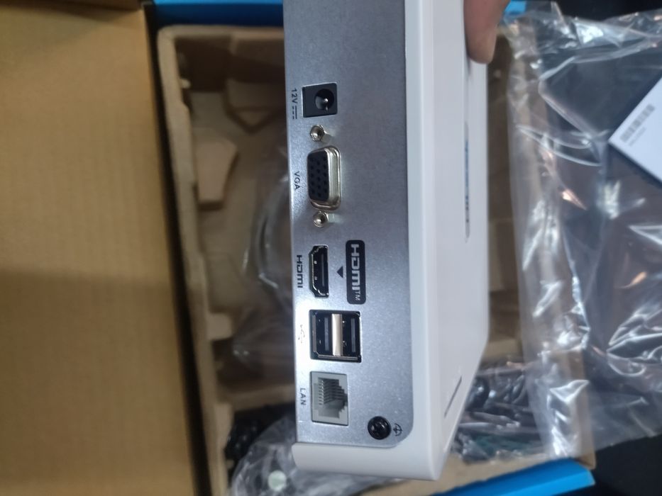 Видеорегистратор 4 канальный, состояние новое