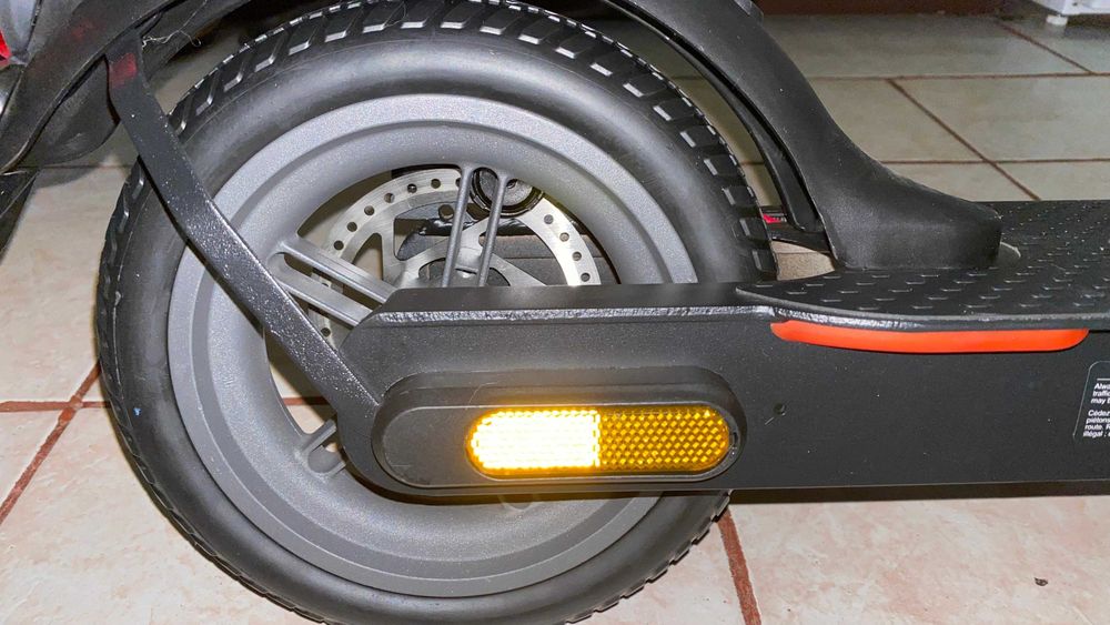 SIGILATA Trotinetă electrică ZWheel E9 PRO autonomie 25-30km 350W roți pline