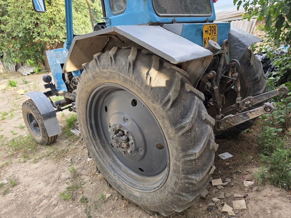 Sotiladi Traktor MTZ_80