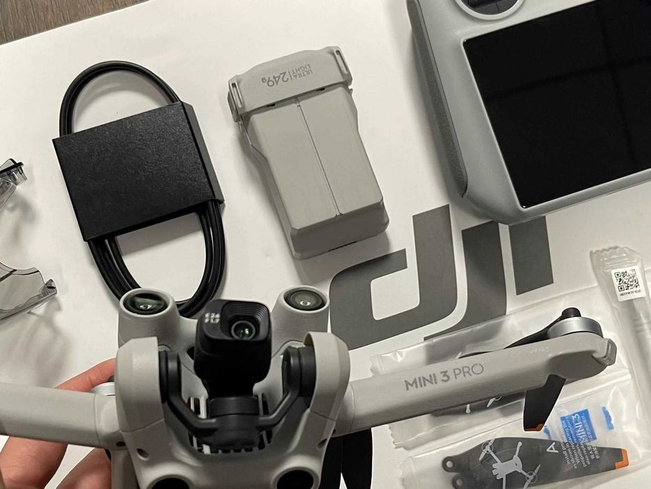 DJI Mini 3 Pro Standard Combo - Utilizat, Funcțional
