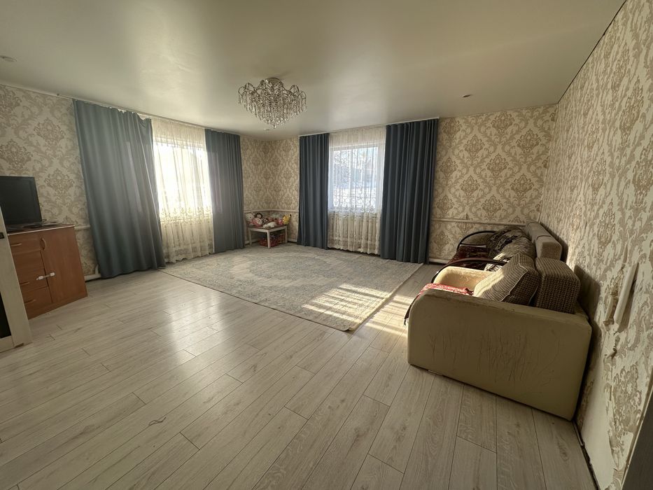 Дом 4 комнаты, кирпичный