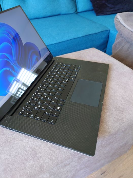 Dell XPS 9550  • Display 4K Touch screen• Procesor i7• 16gb ram• SSD 512• Nvidia GTX