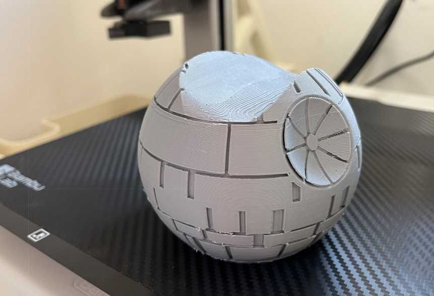 Stand pentru controller PS5 – Death Star – print 3D
