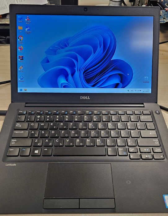 Dell Latitude 7280   Intel core i5/8GB Ram / 240gb NVME SSD