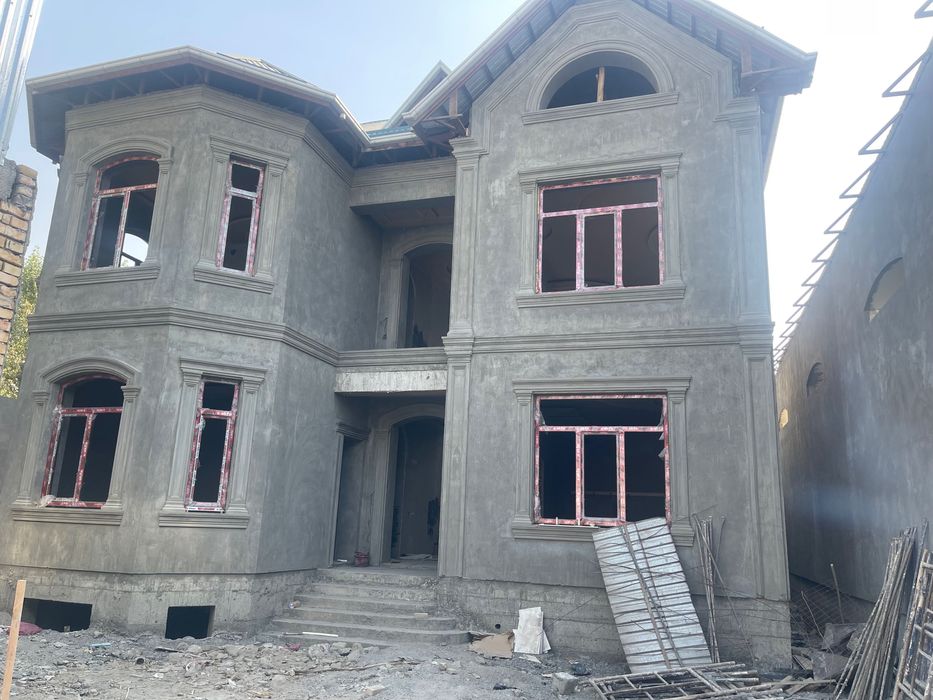 Quqon shaxar melkombinat kuchasida 4.5 sotixli 2 etajli karobka xolatd