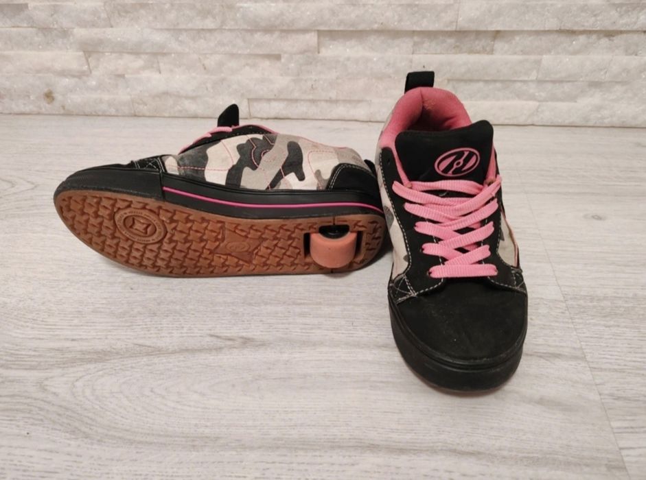 Pantofi sport Heelys, cu rotile, mărimea 35