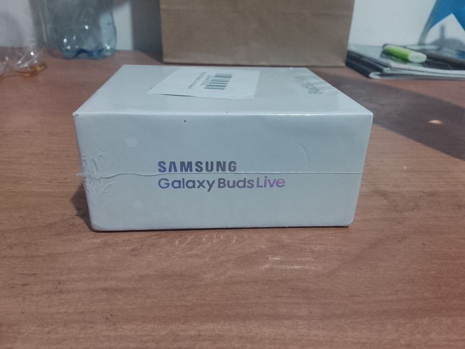 Продам наушник BUDS LIVE