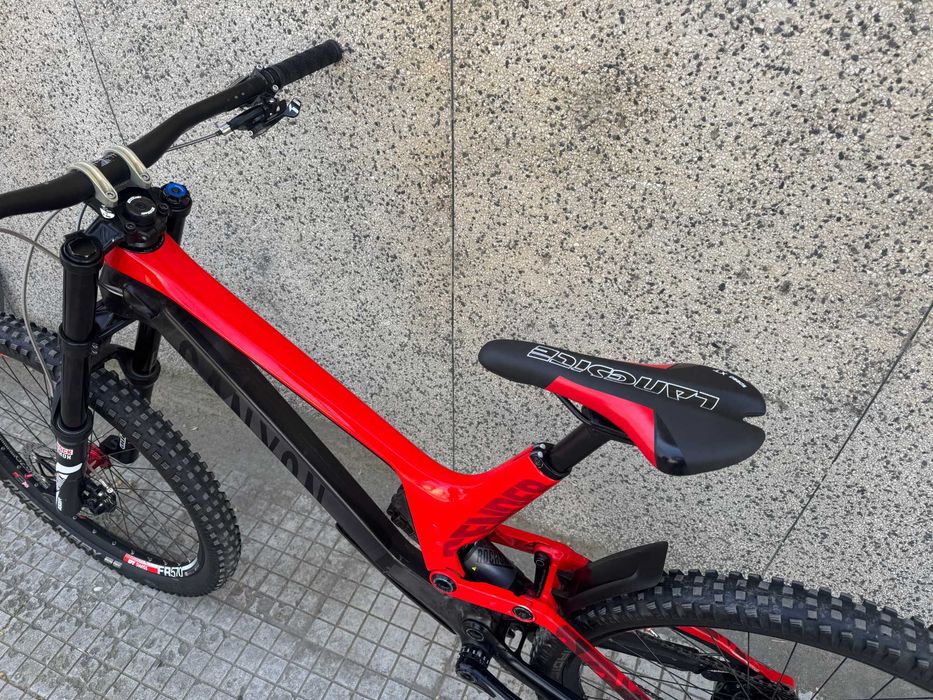 Canyon Sender CF 8.0 Carbon Donwhill/Sram X0/RockShox BoXXer 200mm.
