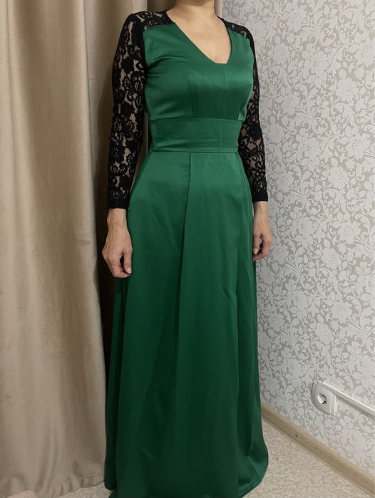 Продам платья вечерние +1 подарок