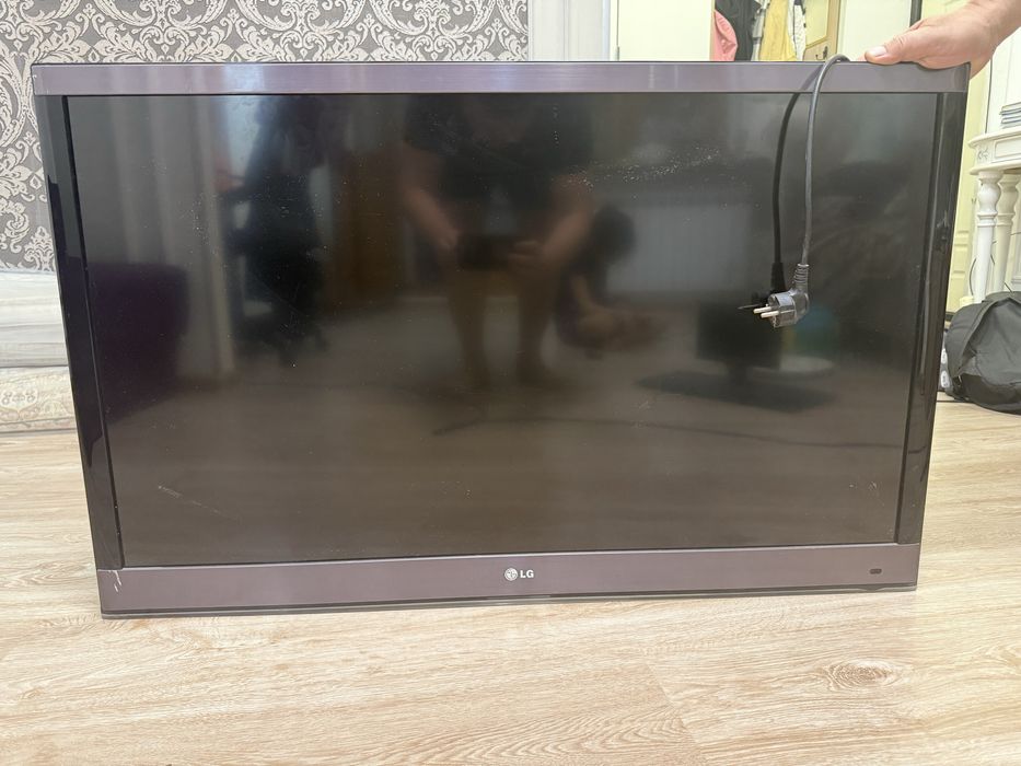 Нерабочий телевизор LG за 5000
