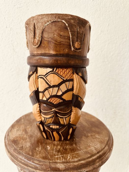 Африкански ръчно изработен барабан с резба