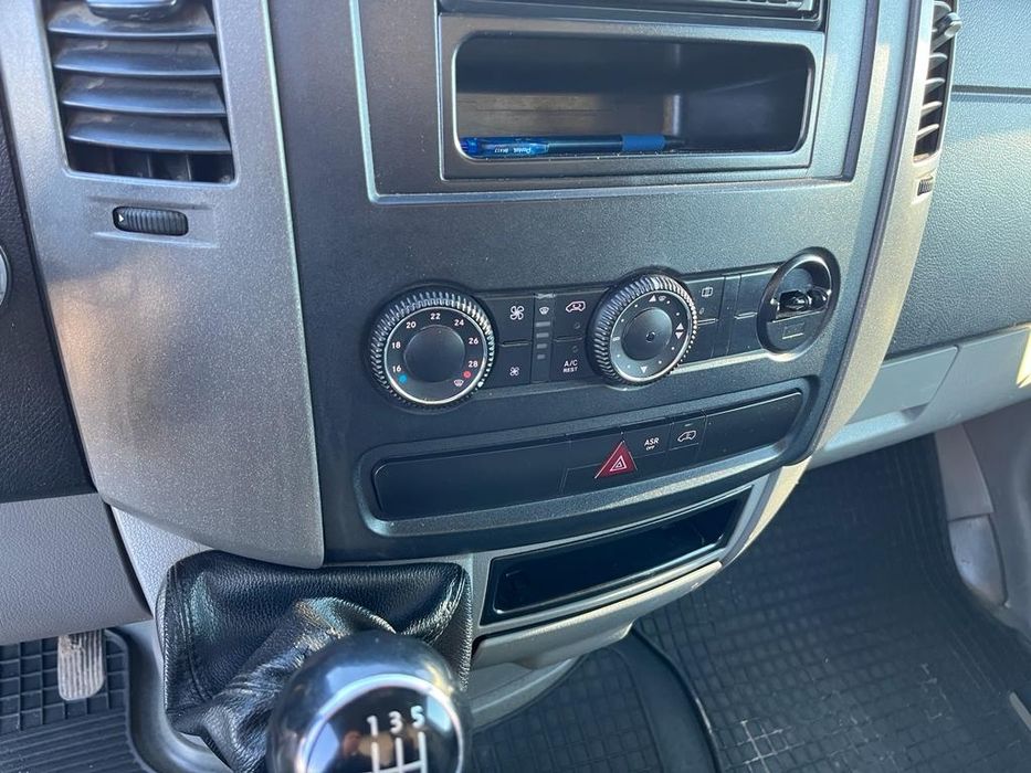 Vând Volkswagen Crafter