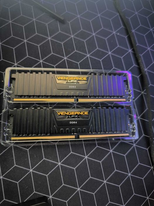 Vand 16 gb ram DDR4 8x2 3200 mhz