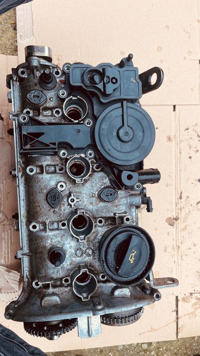 Vând chiulasă completă 1.8 TSI cod motor CDDA pentru Skoda Octavia