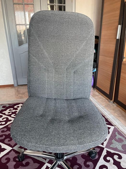 Продаю офисное кресло