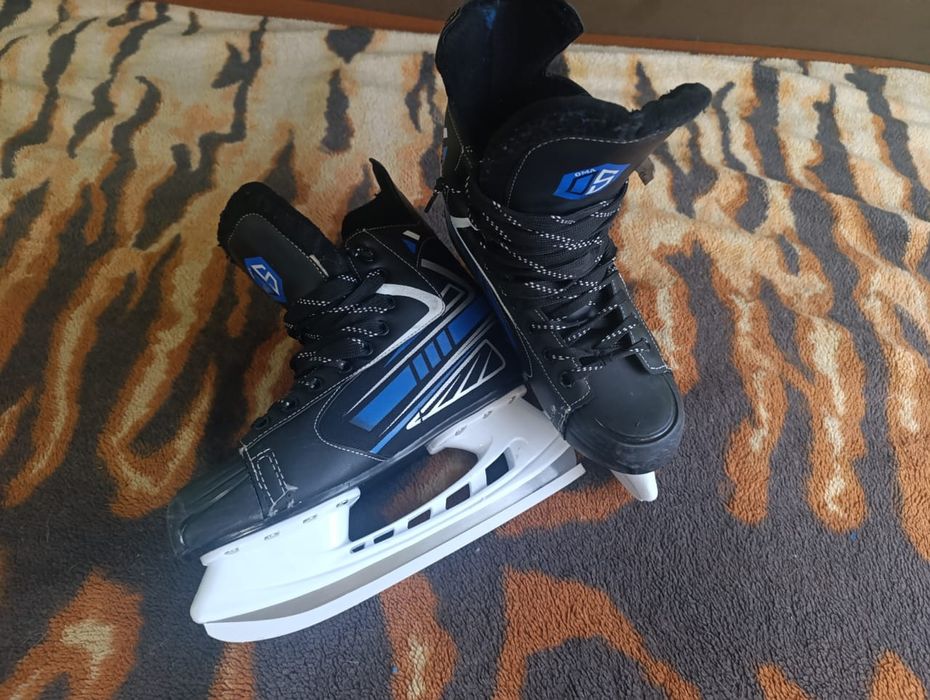 Продам коньки 41 размер