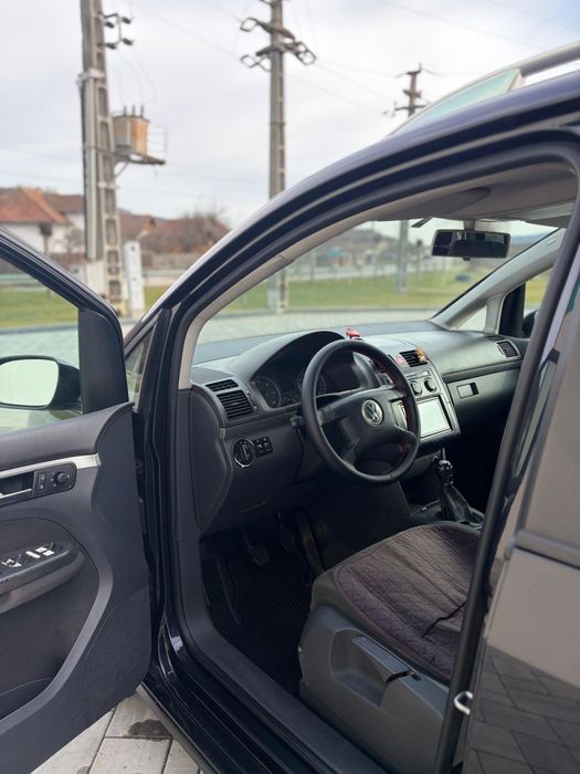 Vând Touran  1.9 TDI 2004