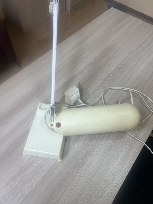 Настольная лампа