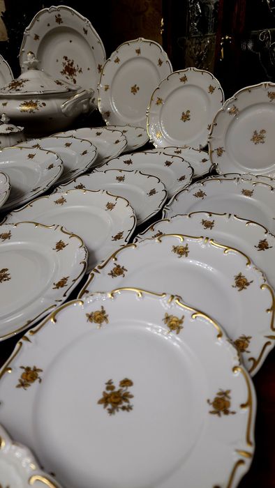 Столовый сервиз "Золотая роза" ГДР. Веймар. Дёшево !