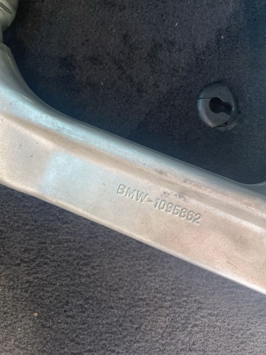 Теглич за БМВ Westfalia