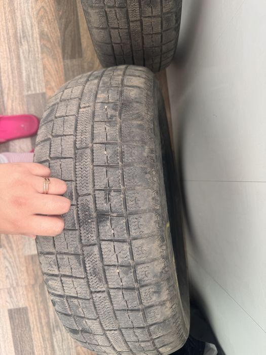 Шины зимние в хорошем состоянии